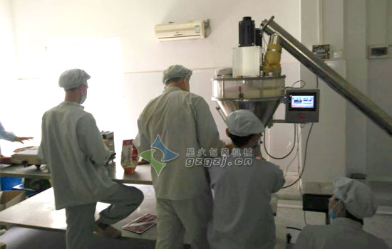 粉劑灌裝機(jī)客戶實(shí)例